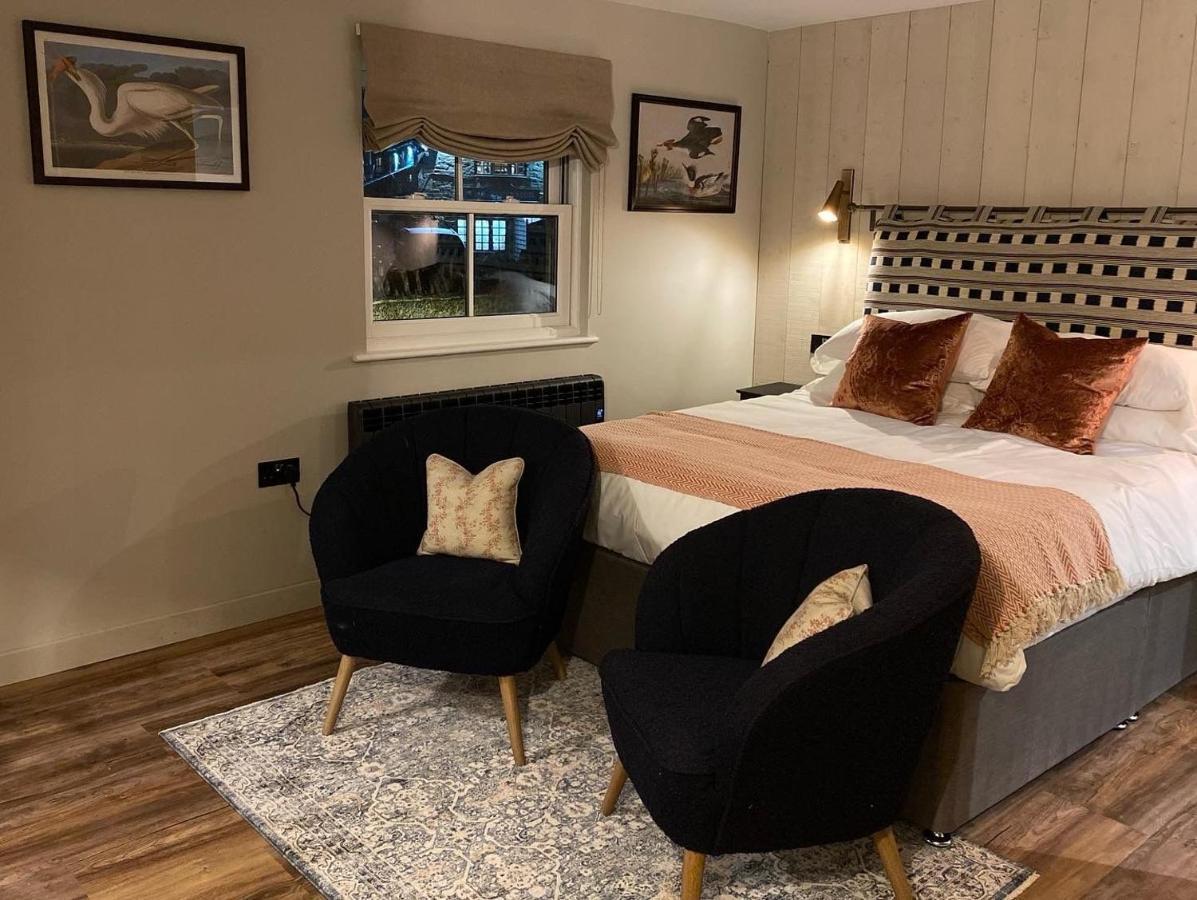 The Riverside Lechlade Chambre photo