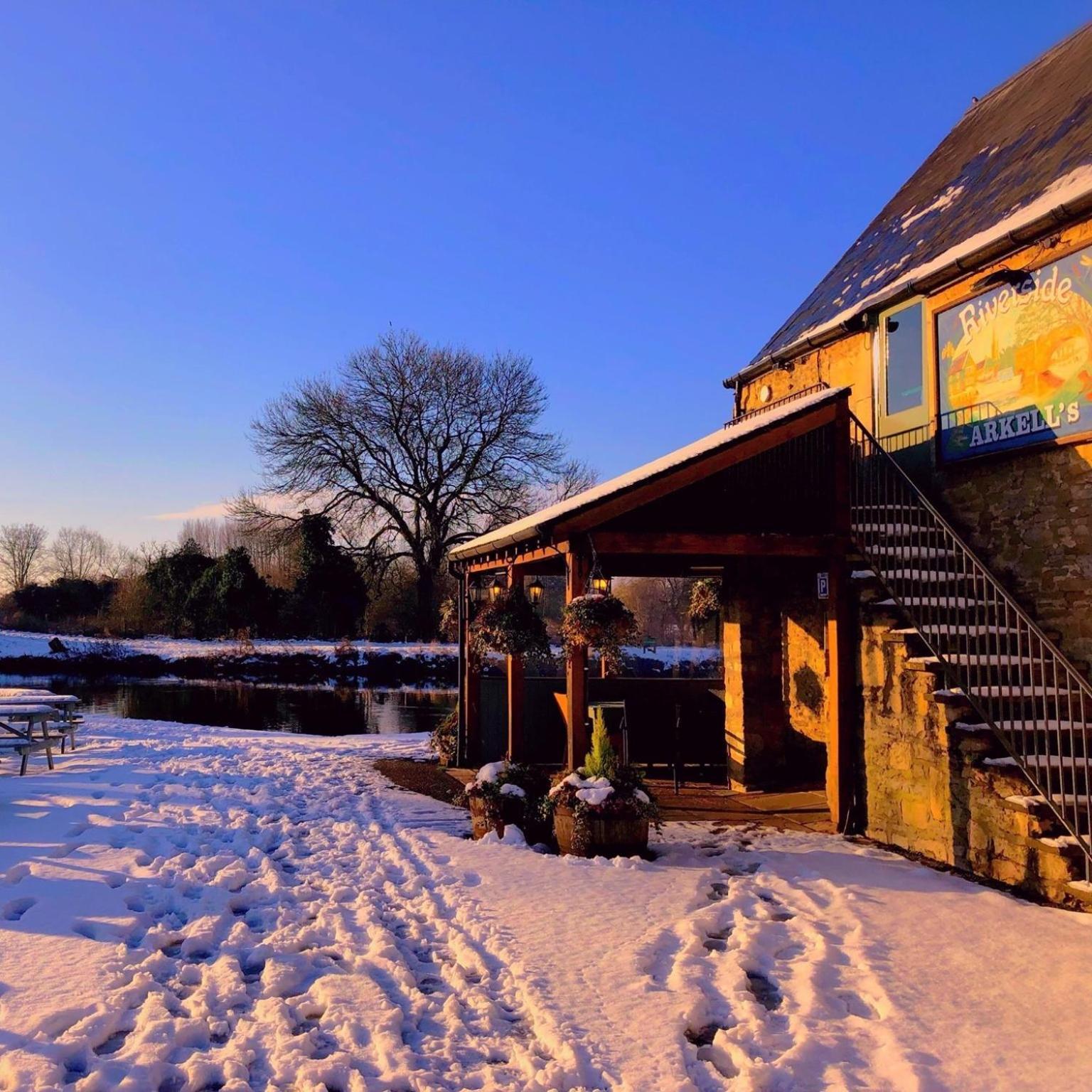 The Riverside Lechlade Extérieur photo