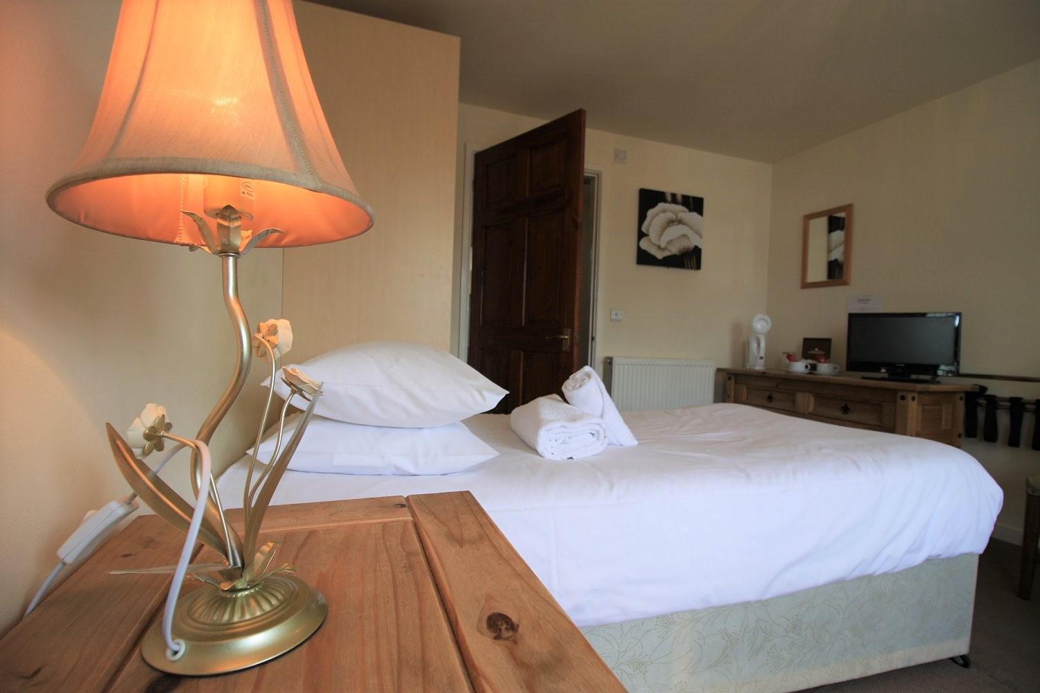The Riverside Lechlade Chambre photo